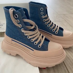 Alexander McQueen Women's heigh top Sneakers . New with box. Size: 5